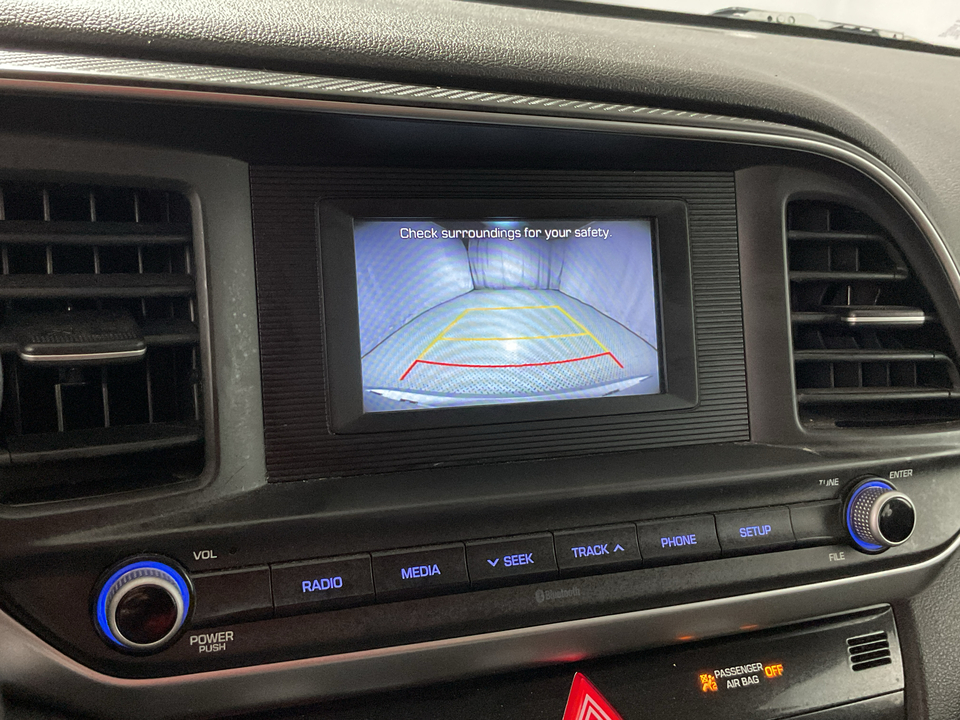 2020 Hyundai Elantra SE 6AT