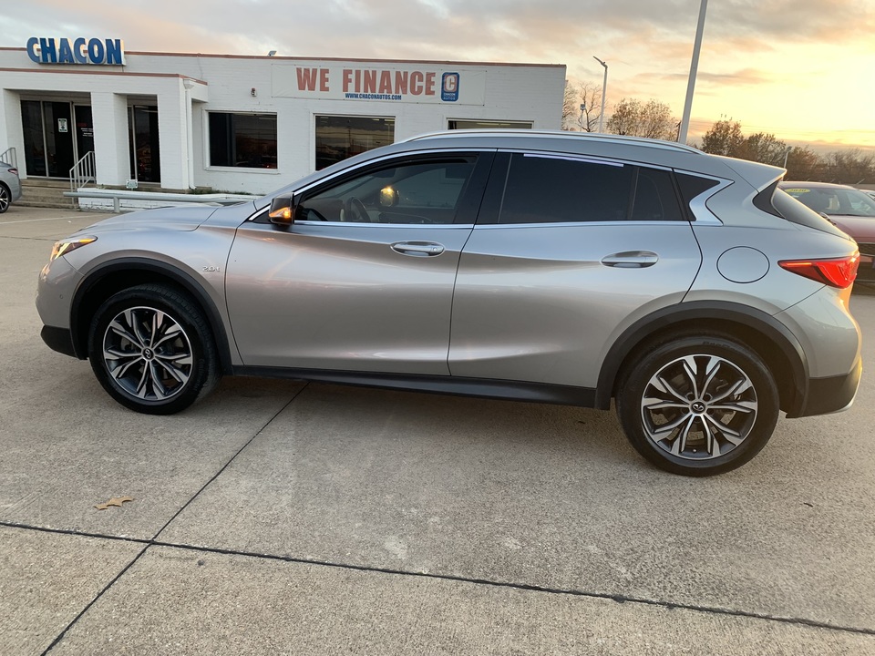 2017 Infiniti QX30 Premium AWD