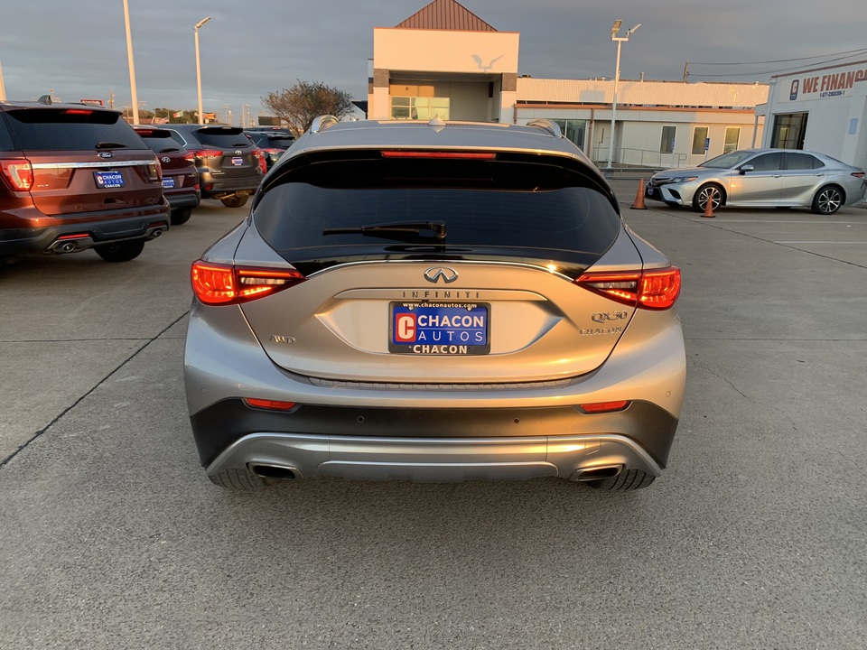 2017 Infiniti QX30 Premium AWD