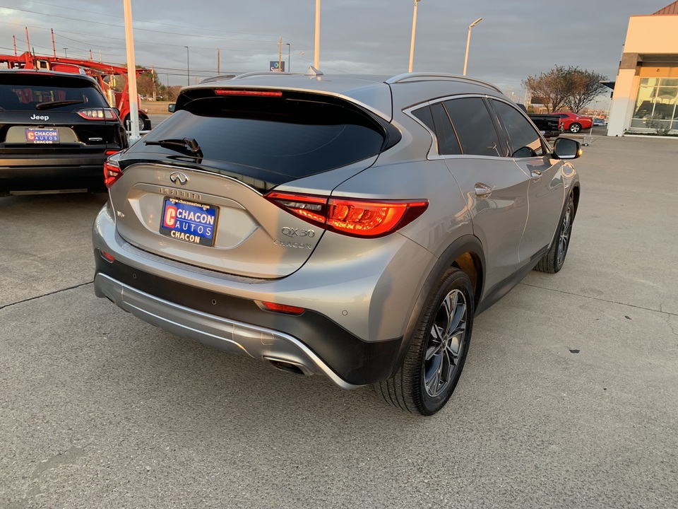 2017 Infiniti QX30 Premium AWD