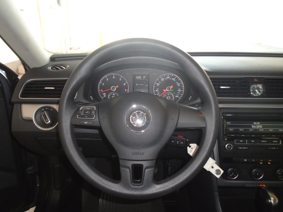 2013 Volkswagen Passat 2.5L S W/Appearance