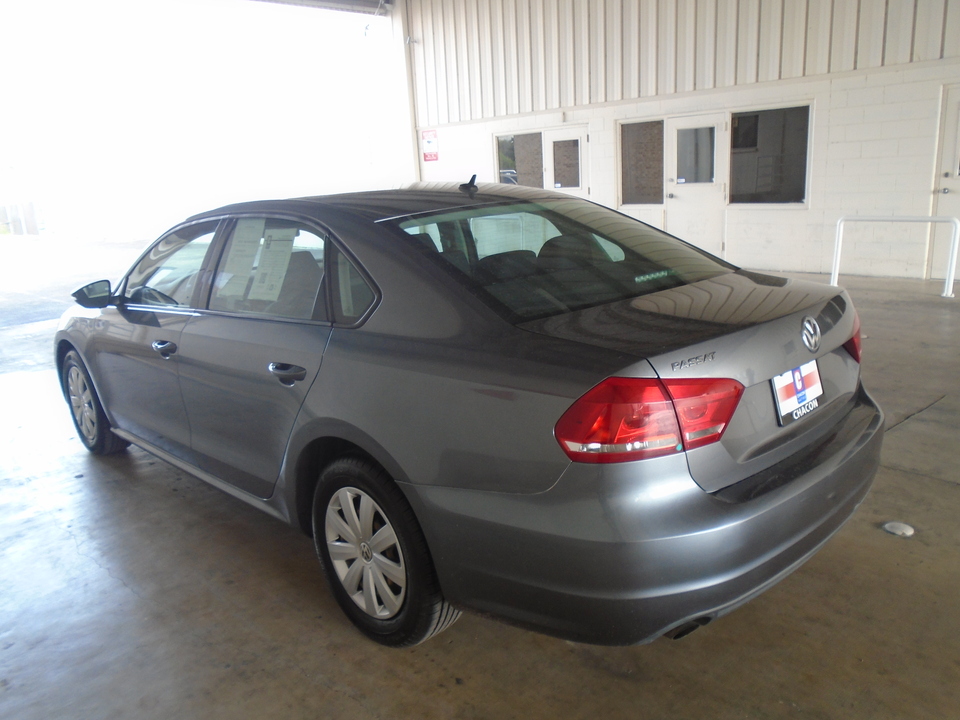 2013 Volkswagen Passat 2.5L S W/Appearance