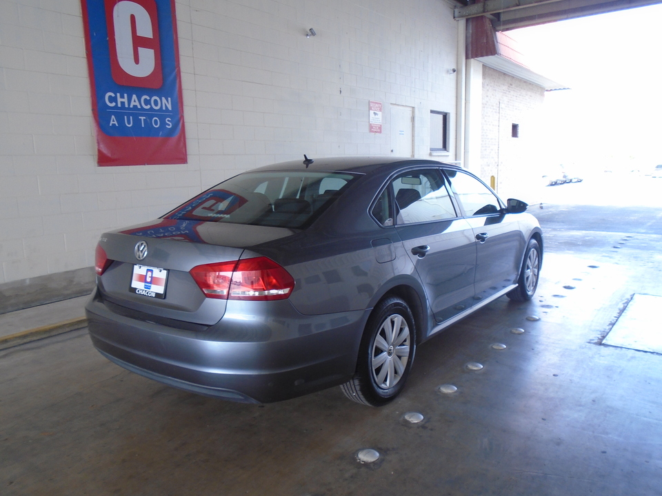 2013 Volkswagen Passat 2.5L S W/Appearance