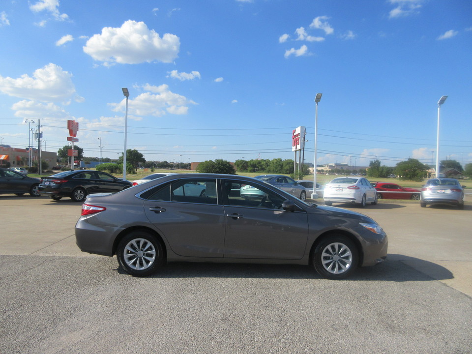 2015 Toyota Camry LE