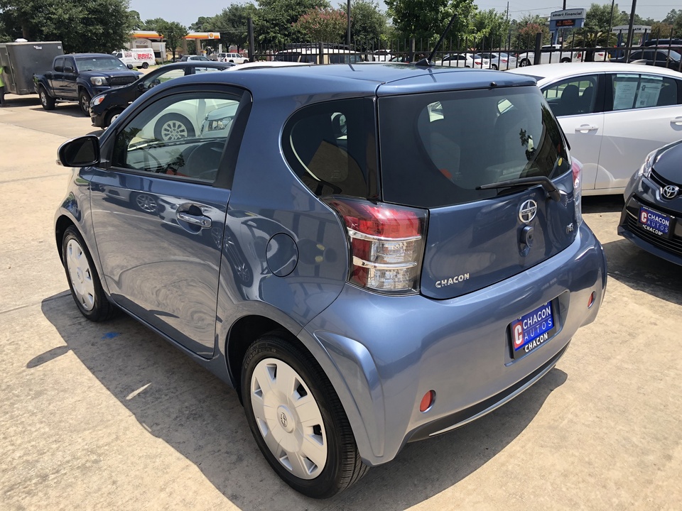 2014 Scion iQ 3-Door Hatchback AT