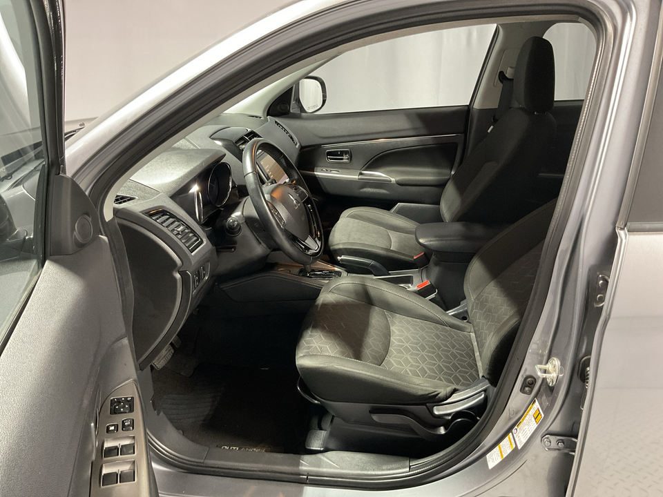 2020 Mitsubishi Outlander Sport 2.0 SE CVT