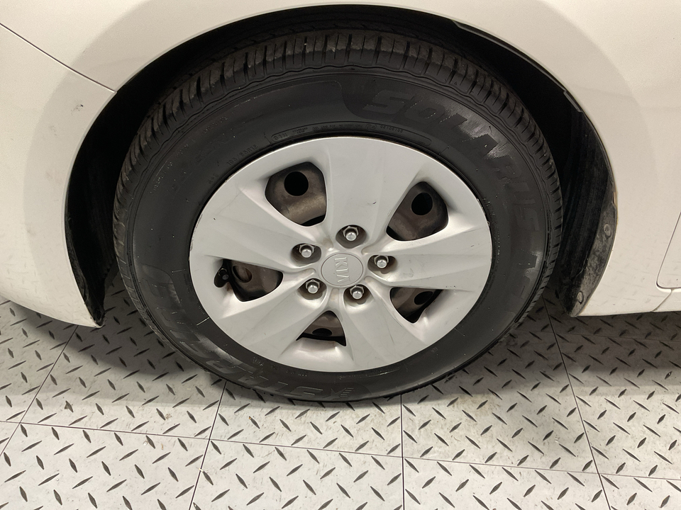 2017 Kia Forte LX 6A