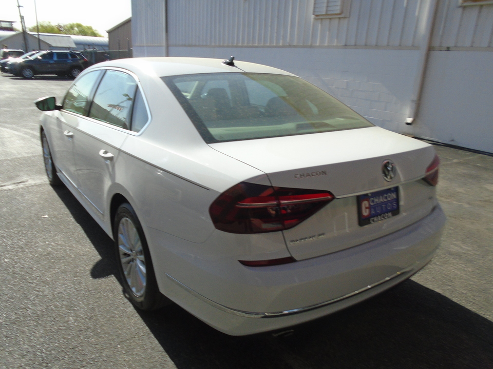 2017 Volkswagen Passat SE 6A
