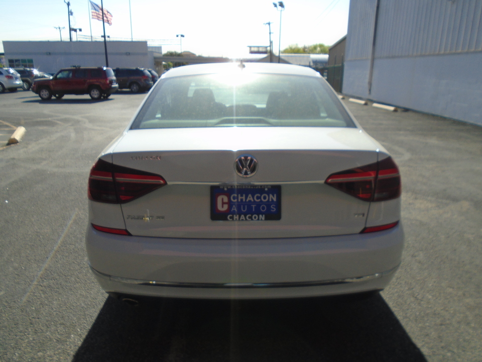 2017 Volkswagen Passat SE 6A