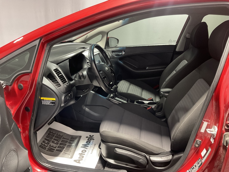 2017 Kia Forte LX 6A