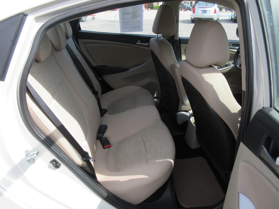 2016 Hyundai Accent SE 4-Door 6A