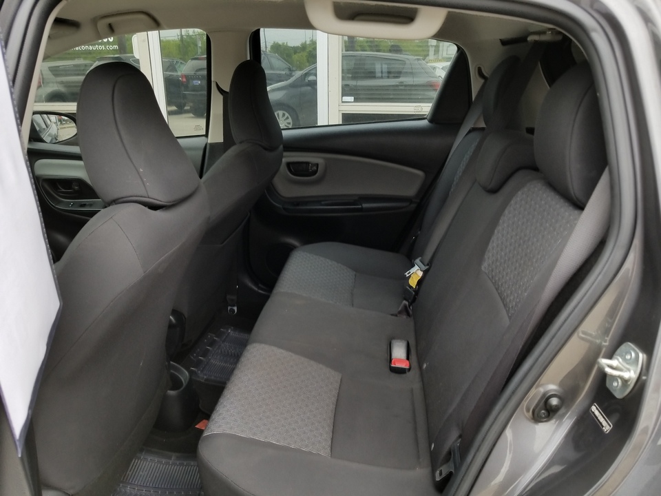 2015 Toyota Yaris L 5-Door AT