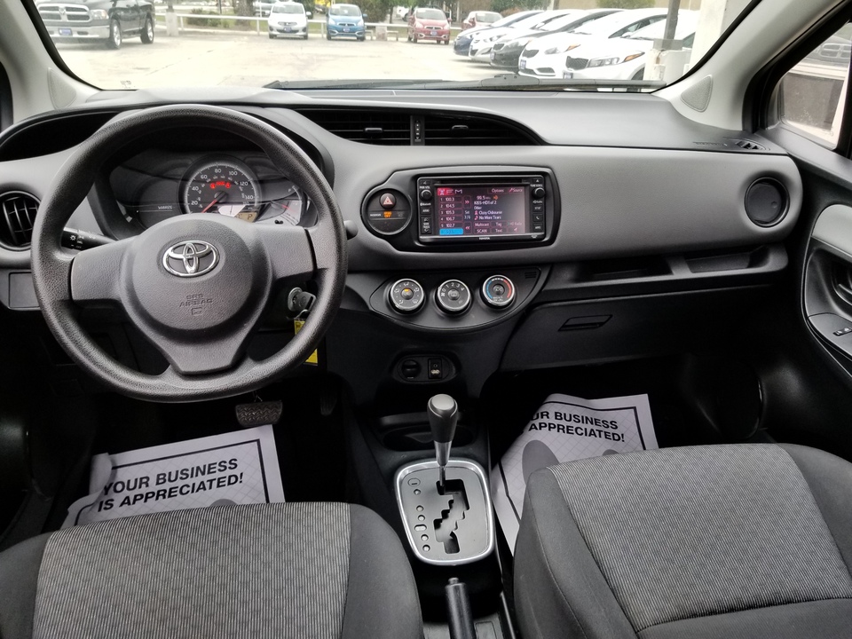 2015 Toyota Yaris L 5-Door AT