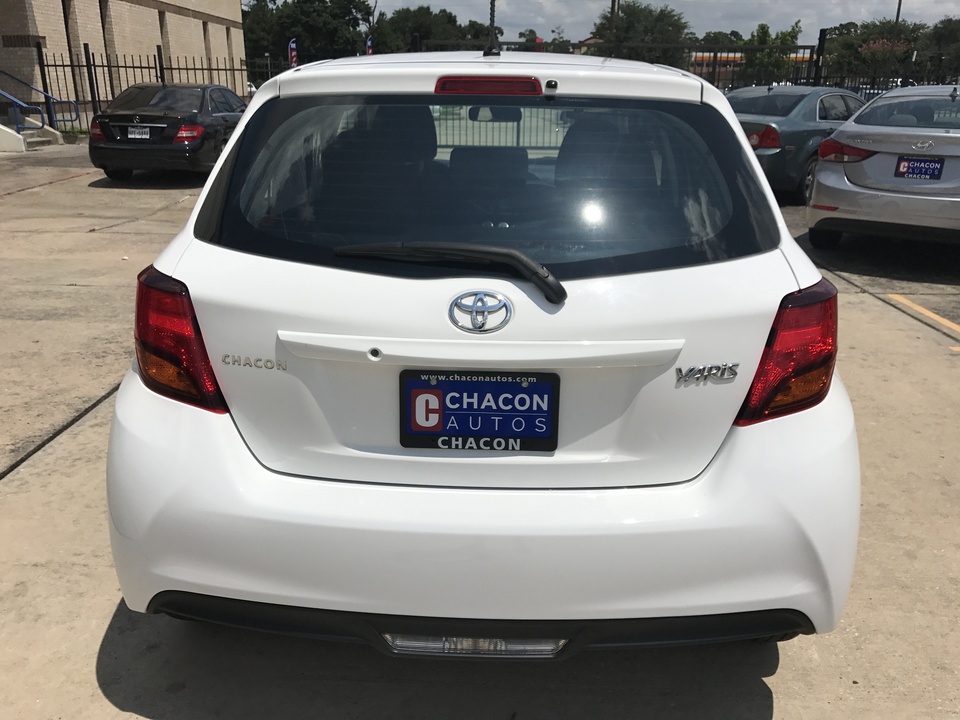 2015 Toyota Yaris LE 5-Door AT