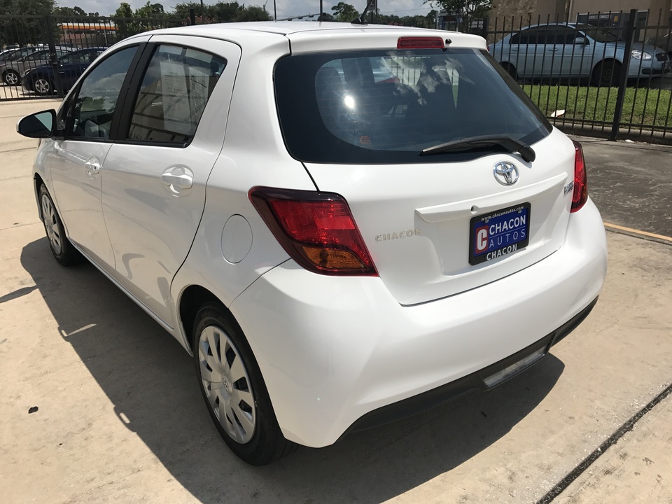 2015 Toyota Yaris LE 5-Door AT