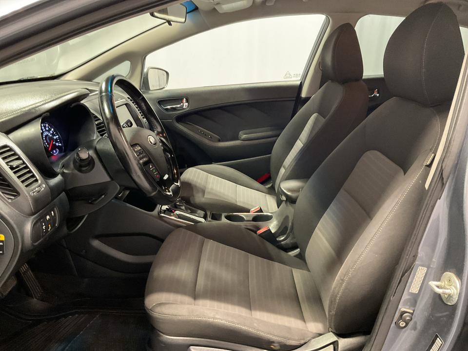 2017 Kia Forte LX 6A