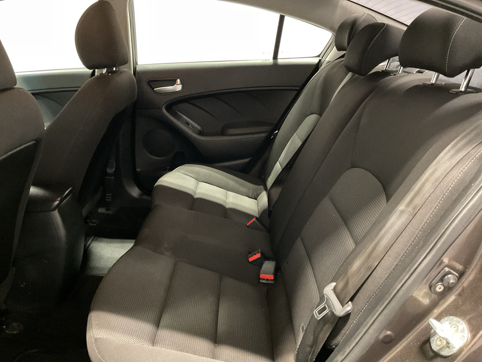 2017 Kia Forte LX 6A