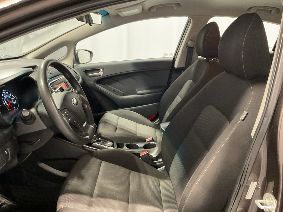 2017 Kia Forte LX 6A