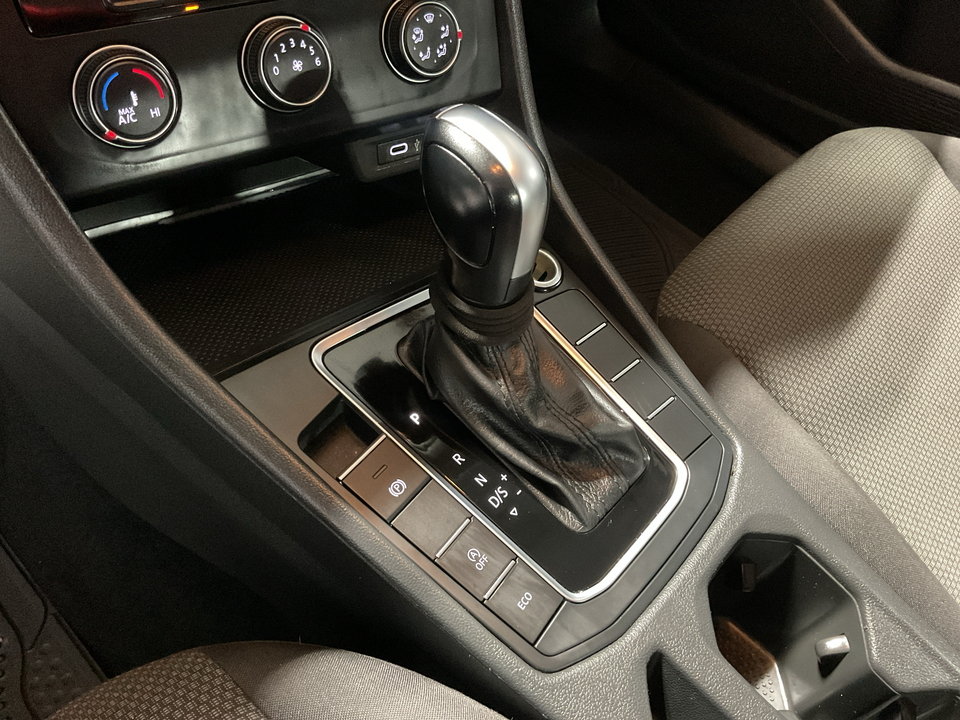 2021 Volkswagen Jetta 1.4T R-Line 8A