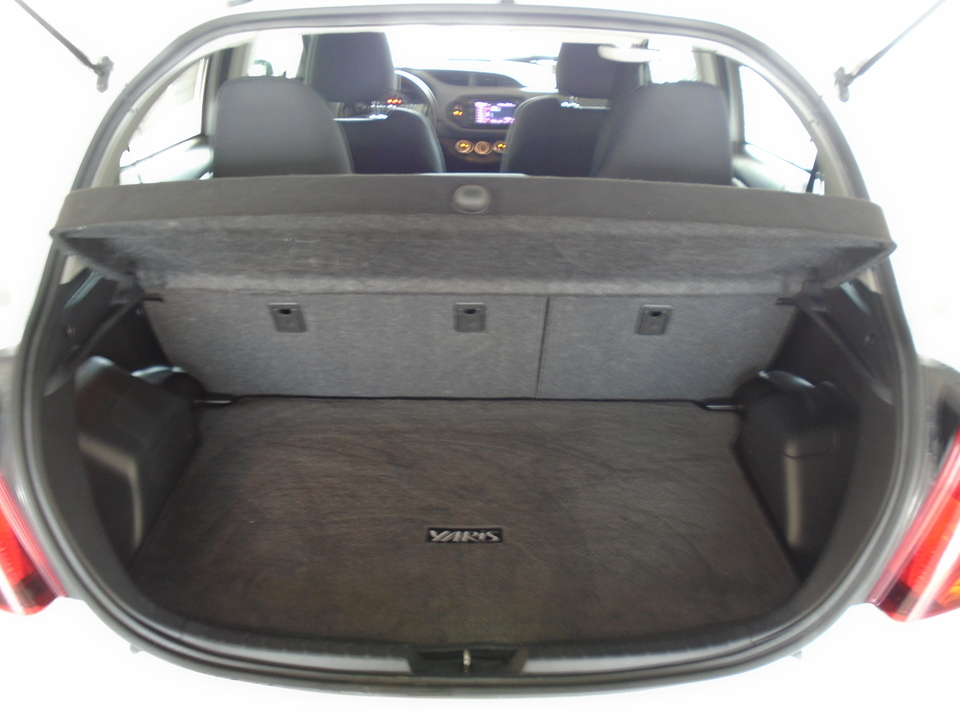 2015 Toyota Yaris L 5-Door AT