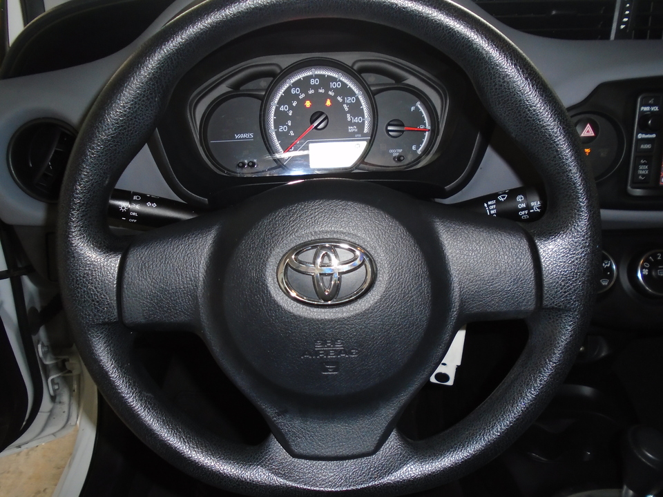 2015 Toyota Yaris L 5-Door AT