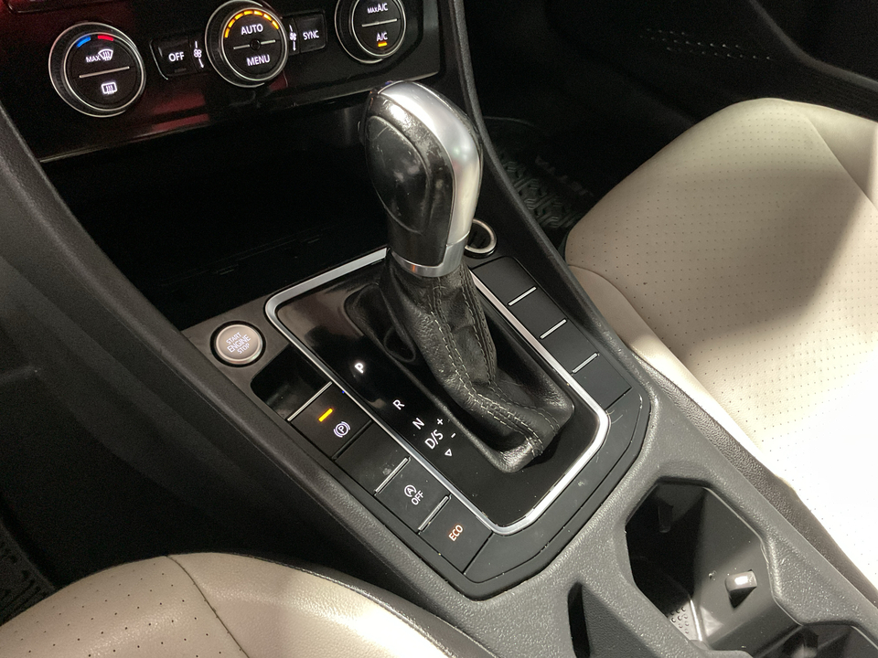 2019 Volkswagen Jetta 1.4T R-Line 8A