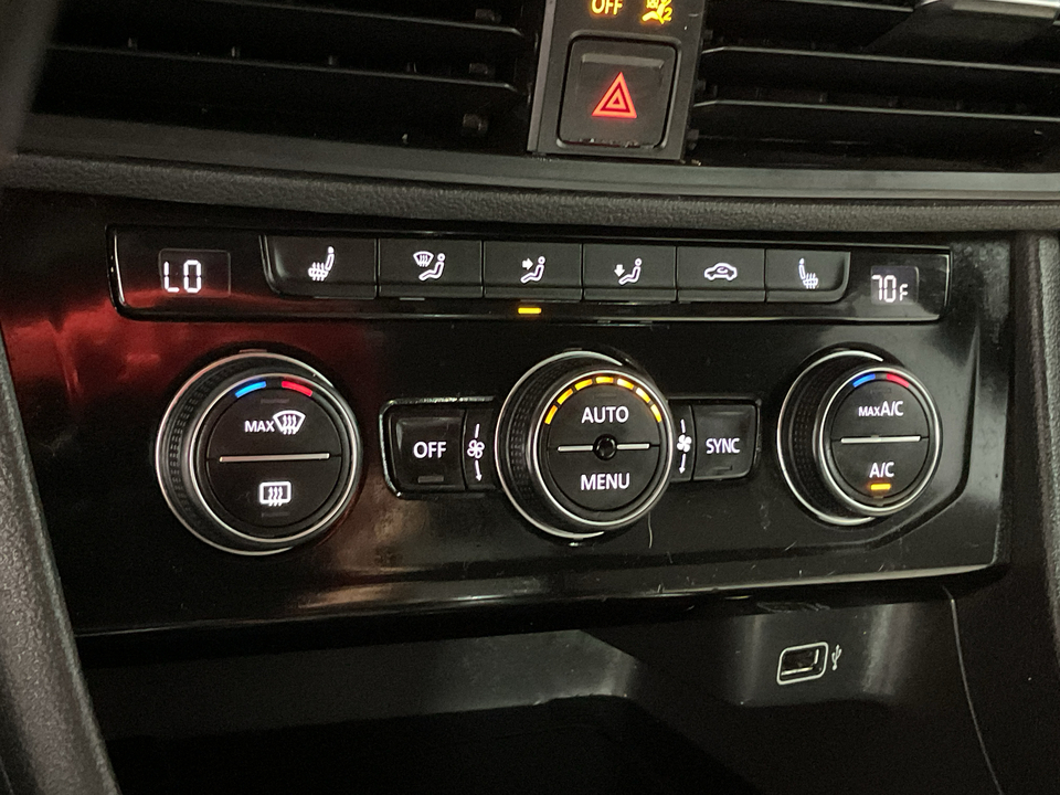 2019 Volkswagen Jetta 1.4T R-Line 8A