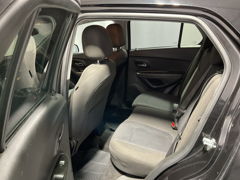 2020 Chevrolet Trax LS FWD