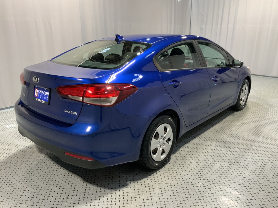 2017 Kia Forte LX 6A