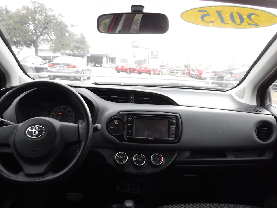 2015 Toyota Yaris L 5-Door AT
