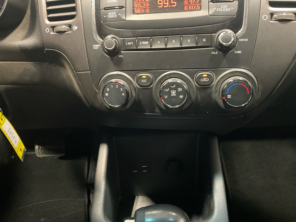 2017 Kia Forte LX 6A