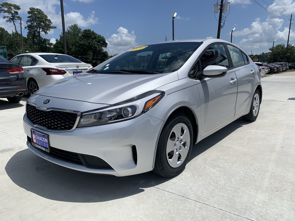 Used 2017 Kia Forte LX 6M for Sale - Chacon Autos