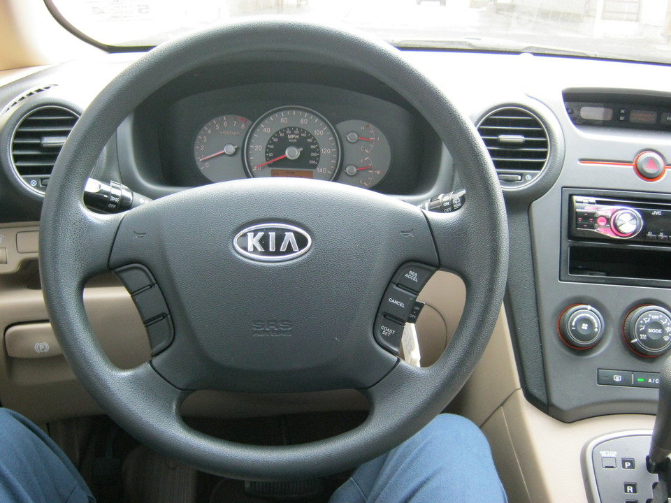 2007 Kia Rondo LX