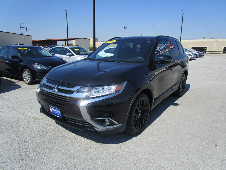Used 2018 Mitsubishi Outlander SE 2WD for Sale - Chacon Autos