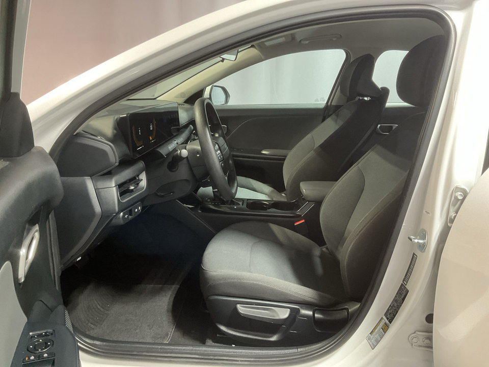 2025 Kia K4 LX