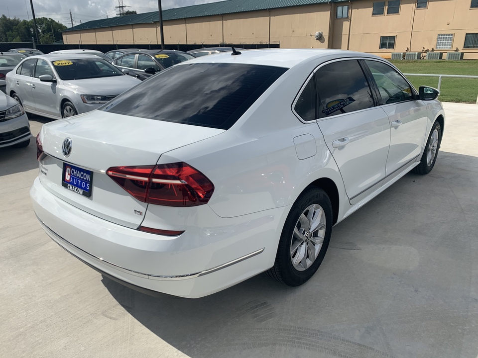 2017 Volkswagen Passat S 6A