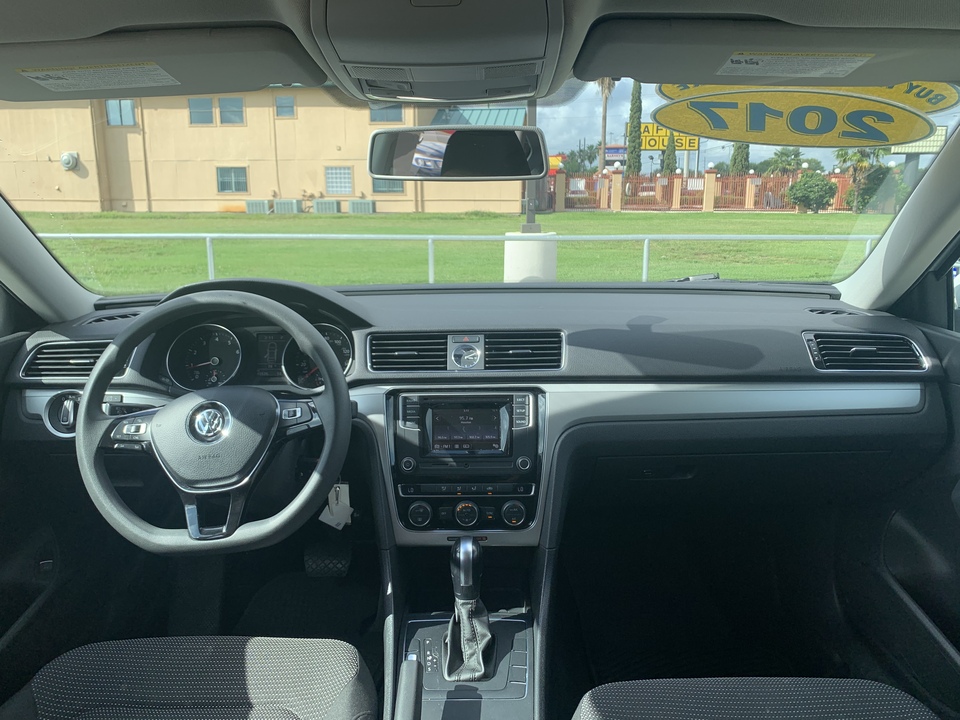 2017 Volkswagen Passat S 6A