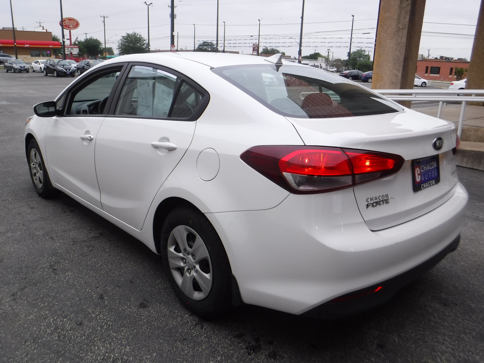 2017 Kia Forte LX 6A