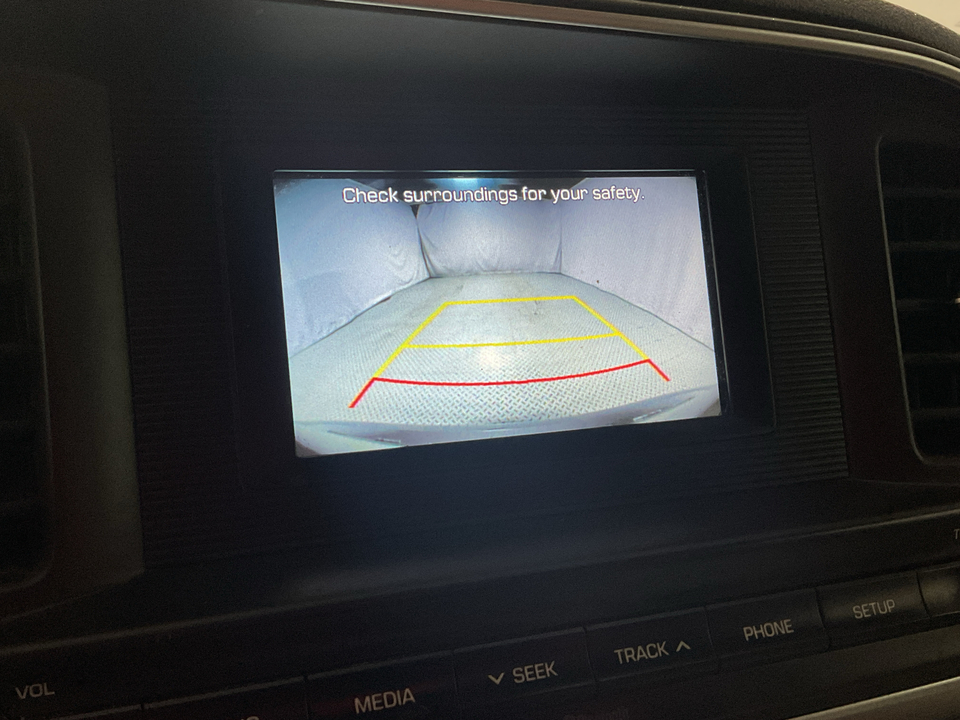 2020 Hyundai Elantra SE 6AT