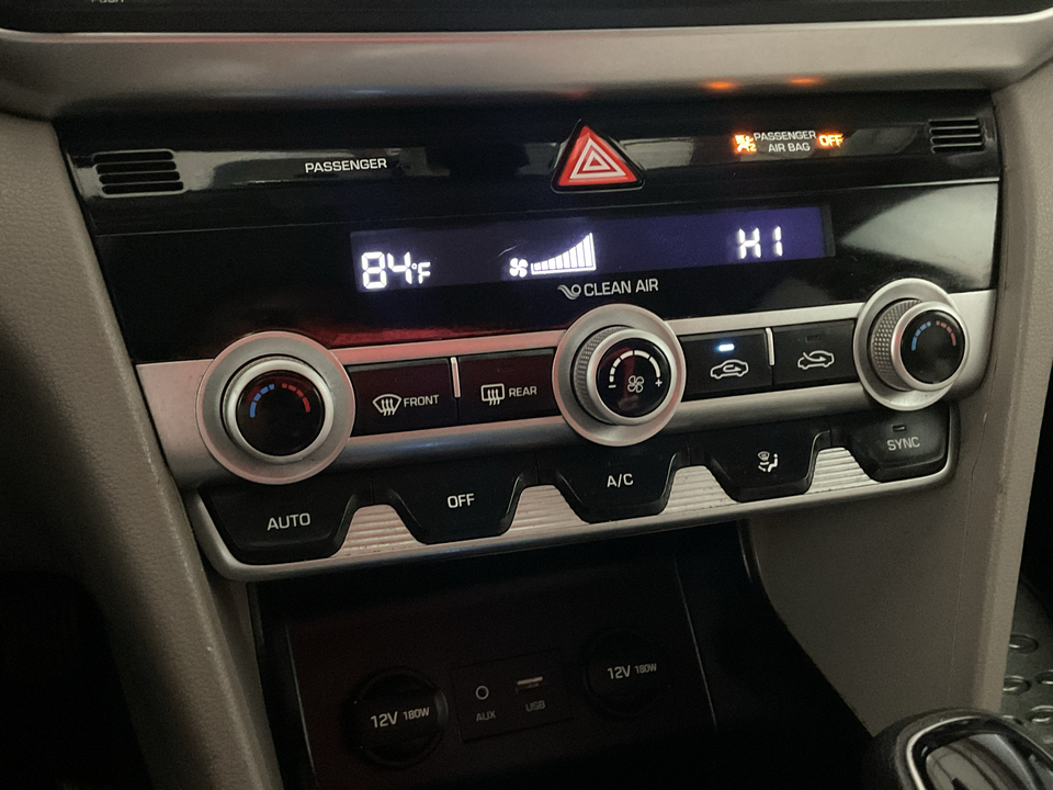 2020 Hyundai Elantra SE 6AT