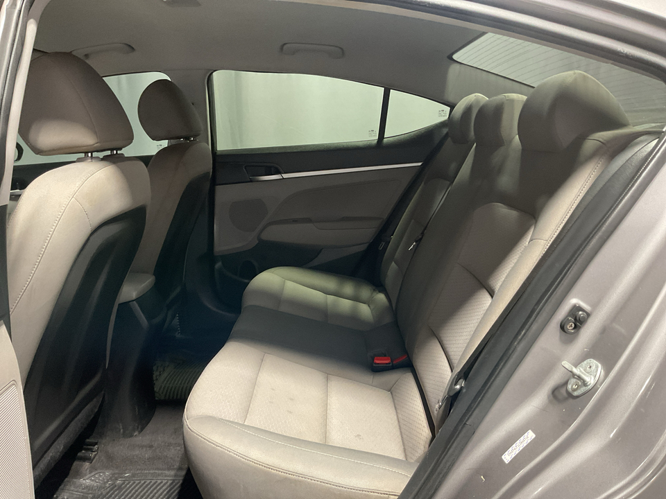 2020 Hyundai Elantra SE 6AT