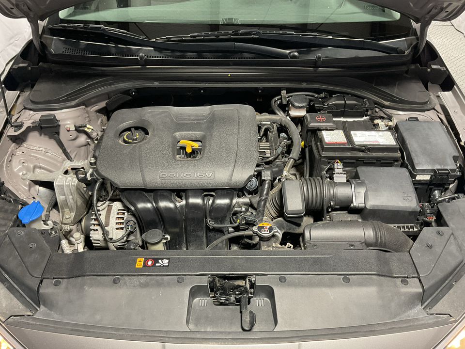 2020 Hyundai Elantra SE 6AT