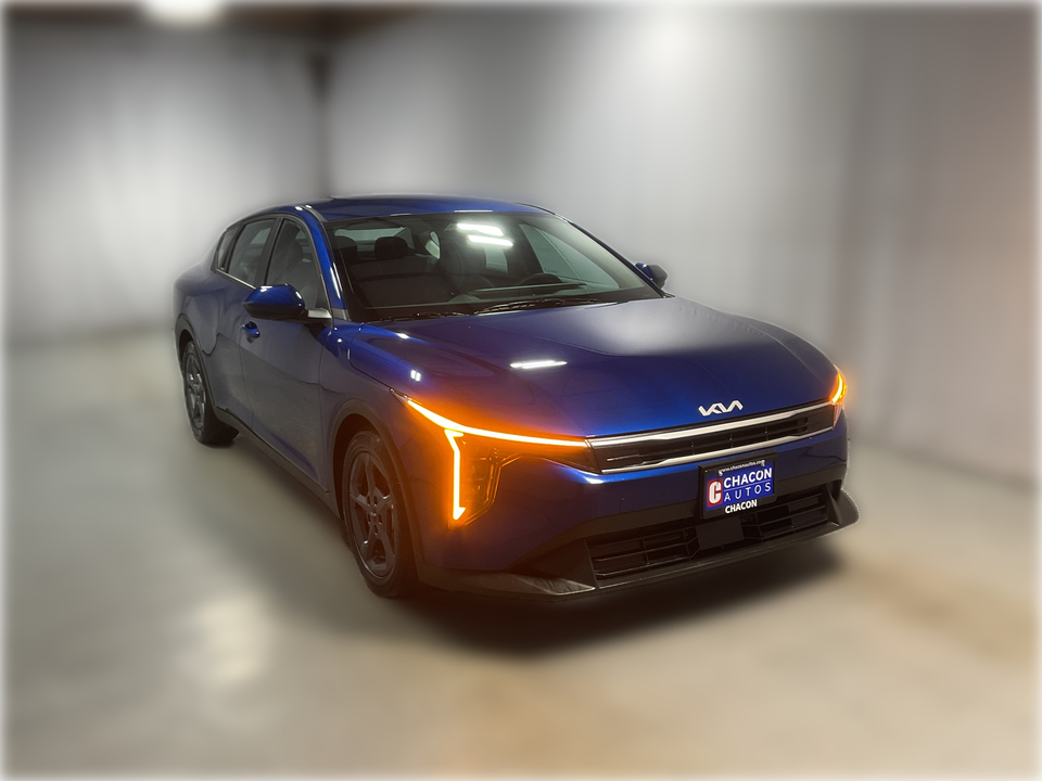 2025 Kia K4 LXS AT's photo