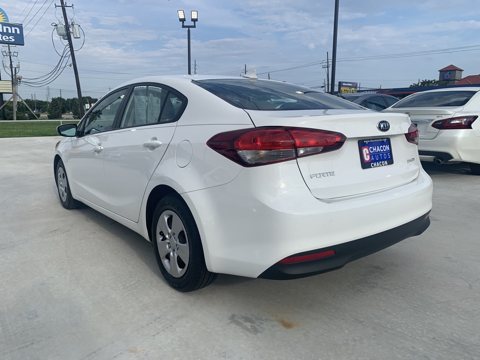 2017 Kia Forte LX 6A