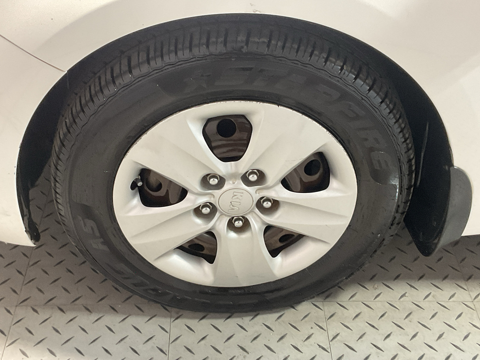 2017 Kia Forte LX 6A