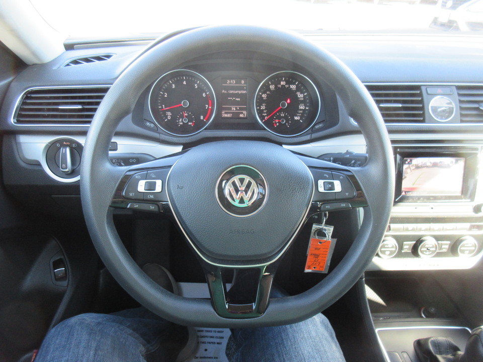 2017 Volkswagen Passat S 6A
