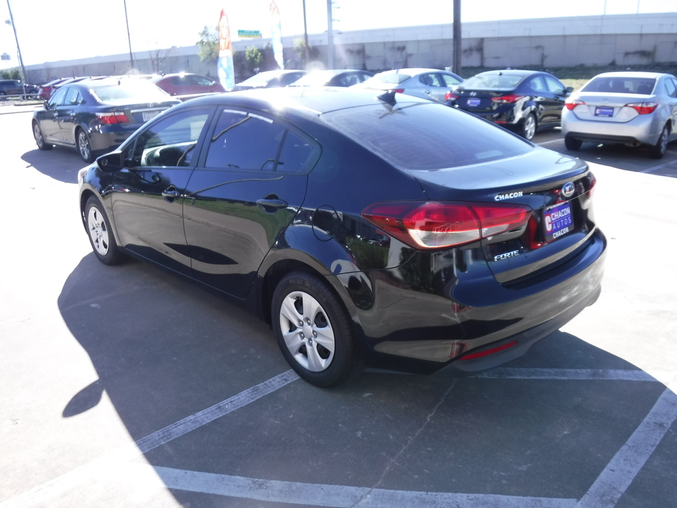 2017 Kia Forte LX 6A