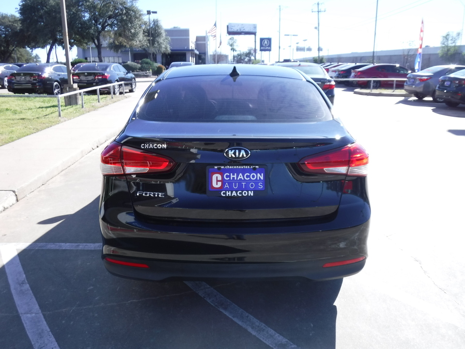 2017 Kia Forte LX 6A