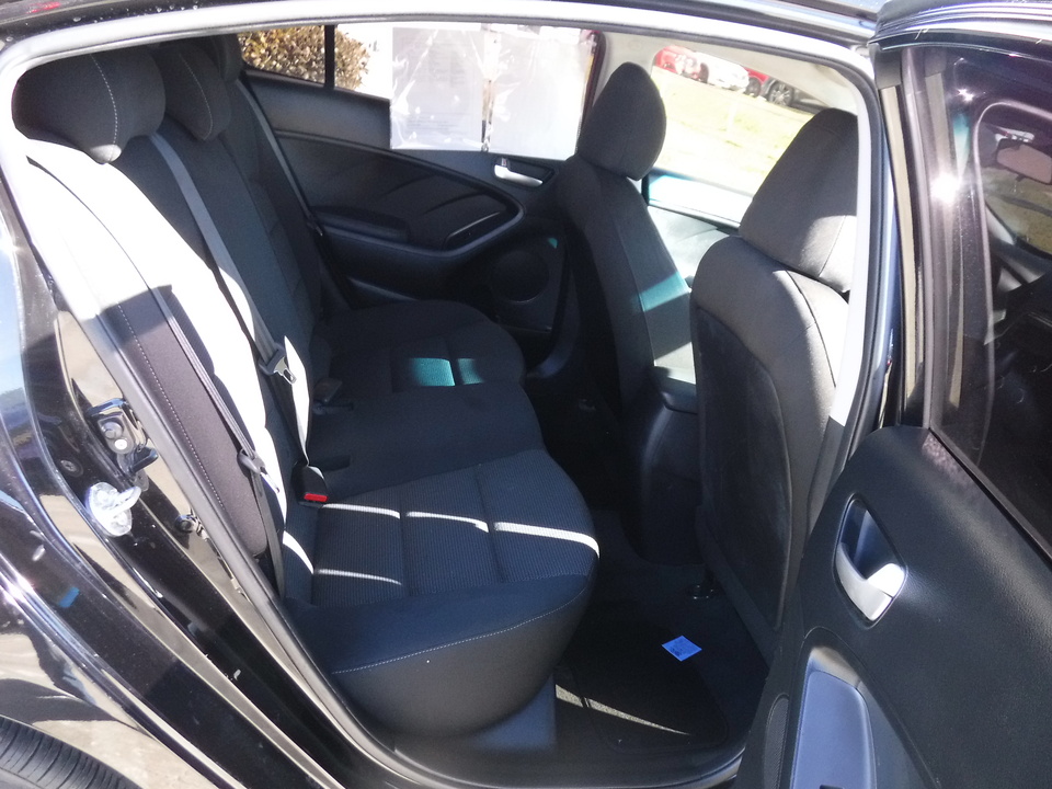 2017 Kia Forte LX 6A