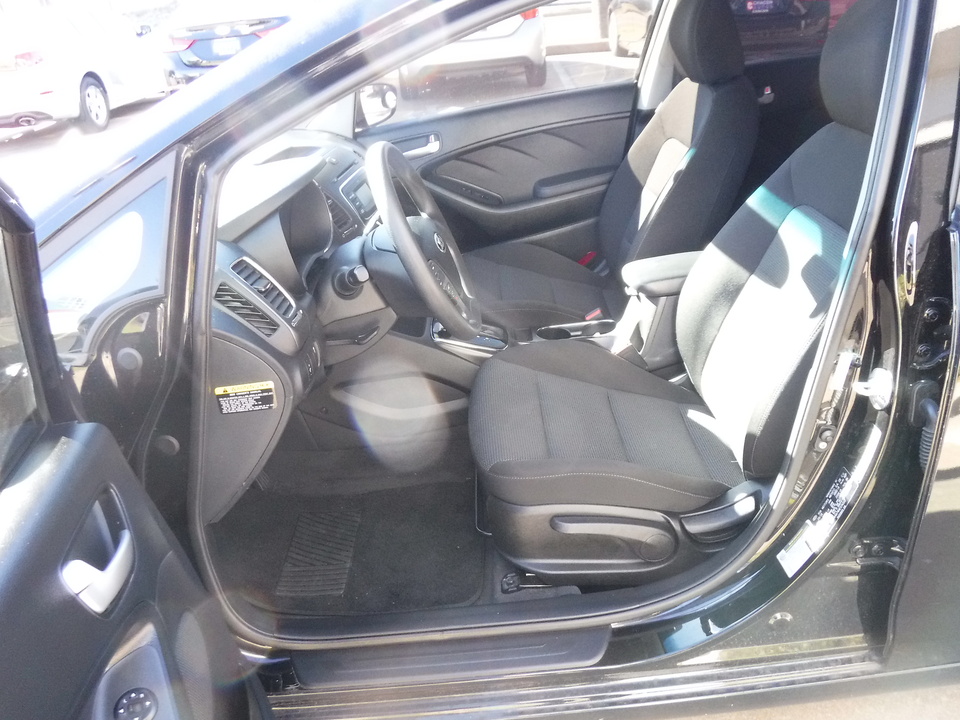 2017 Kia Forte LX 6A